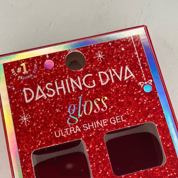 Dashing Diva | Gloss Poinsettia Princess Gel Nail Strips GS770 - Picture 4 of 6